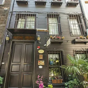 3* Pensjonat Naz Wooden House